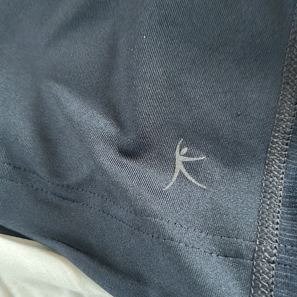 Danskin Now long sleeve performance Tee shirt . Charcoal grey color. Fitted XL. - Picture 8 of 9